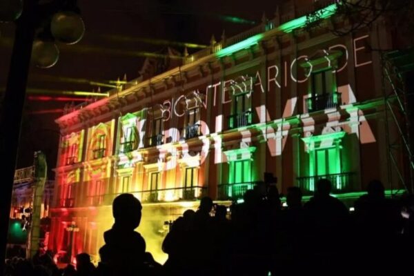 Gobierno decreta doble feriado nacional por el Bicentenario de Bolivia