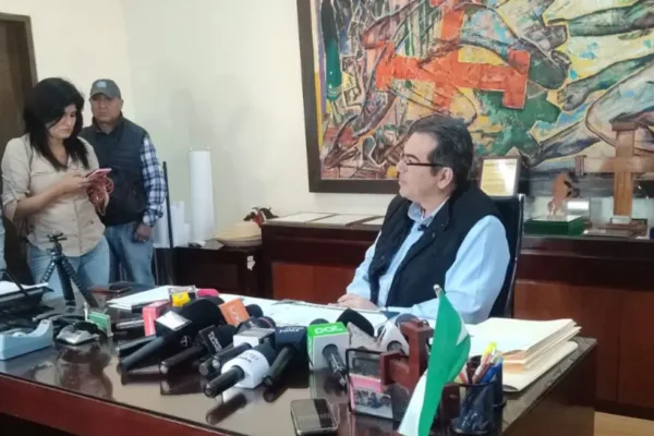 Mario Aguilera: “Imagino que habrá una sesión donde se le restituya como gobernador”