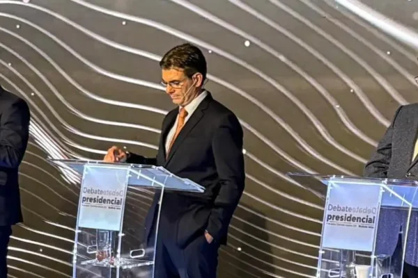 Doria Medina a Del Castillo: “No me pongas apodos” durante tenso cruce en el debate presidencial