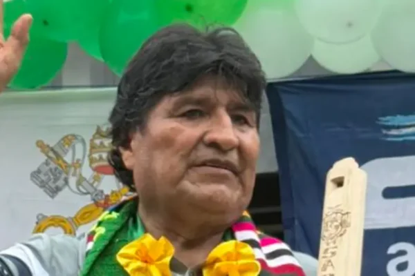 Evo Morales declara “victoria” del voto nulo y deja la segunda vuelta a las “dos derechas”