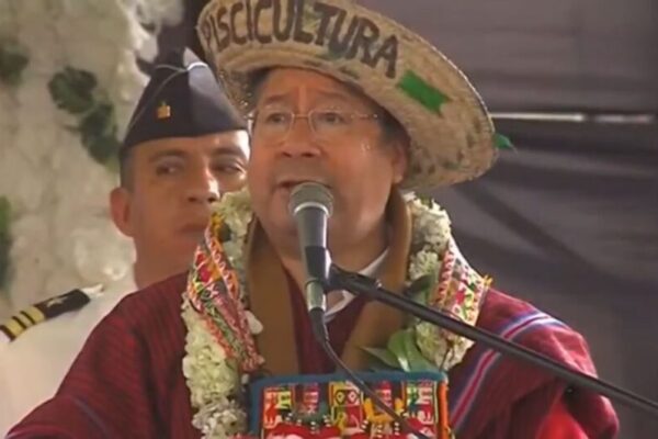 Arce lanza mensaje de despedida y pide voto para seguir recibiendo bonos