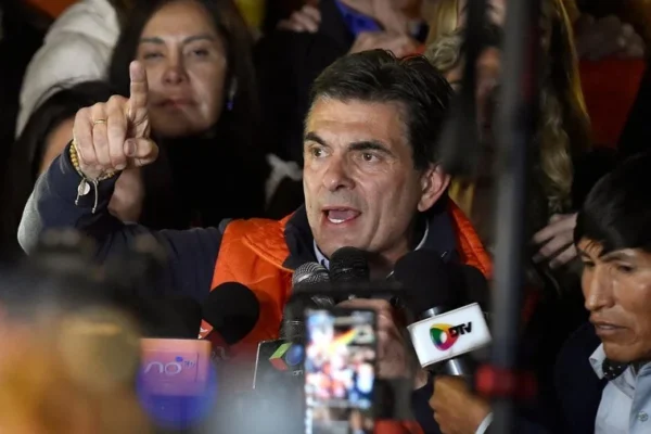 Rodrigo Paz niega apoyo a Evo en el 21F y acusa a Bolivia Tv de manipular video