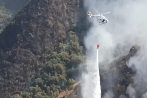 Sama en llamas: tres días de fuego, un héroe caído y una ciudad a salvo