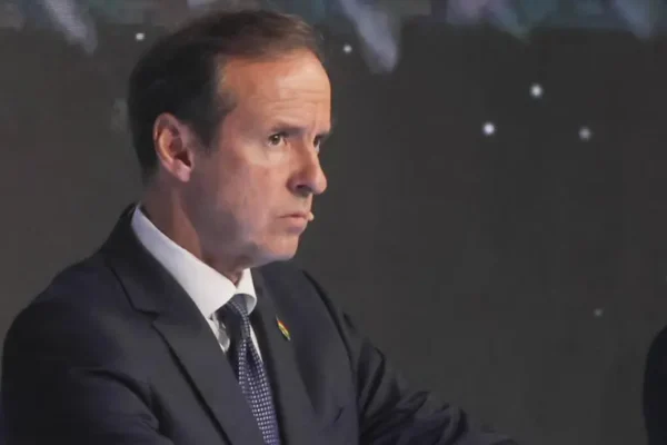 Tuto Quiroga pregunta a Rodrigo Paz sobre respaldo a pacto de dos tercios para reformas