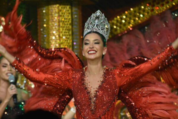 Camila I, la nueva Reina del Carnaval Cruceño 2026, promete tradición y alegría
