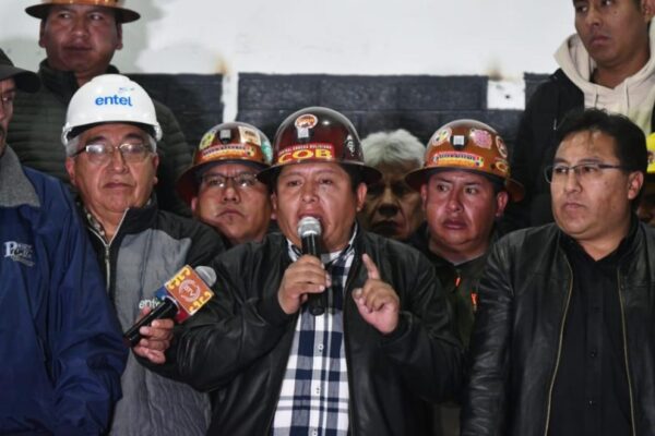 Huarachi Deja la COB Entre Abucheos y Aplausos Tras Casi 8 Años en el Poder