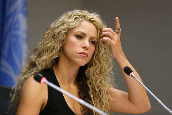 Shakira enfrenta demanda millonaria en Miami por presunto fraude y contrato falso