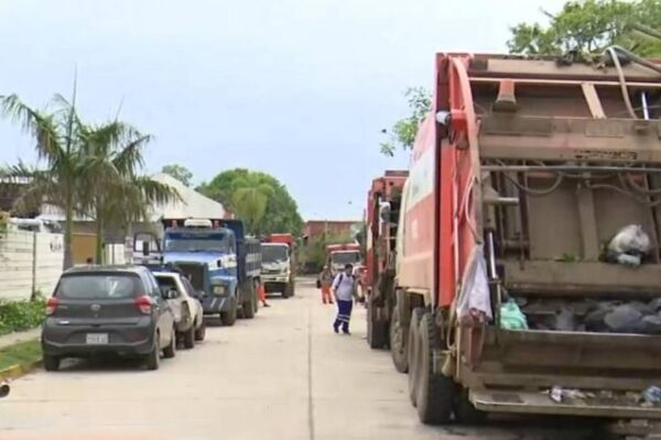 Santa Cruz en alerta: trabajadores de aseo urbano paran por falta de sueldos