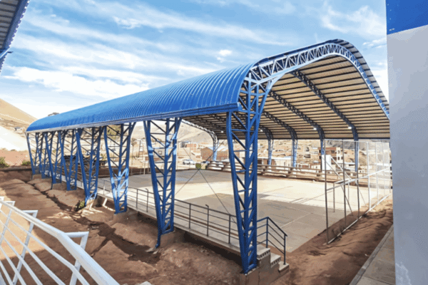 Arce Promulga Crédito de $us 50 Millones para Construir 303 Campos Deportivos en Escuelas