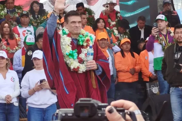 Rodrigo Paz Promete en El Alto: Eliminar la Aduana y Reducir Impuestos
